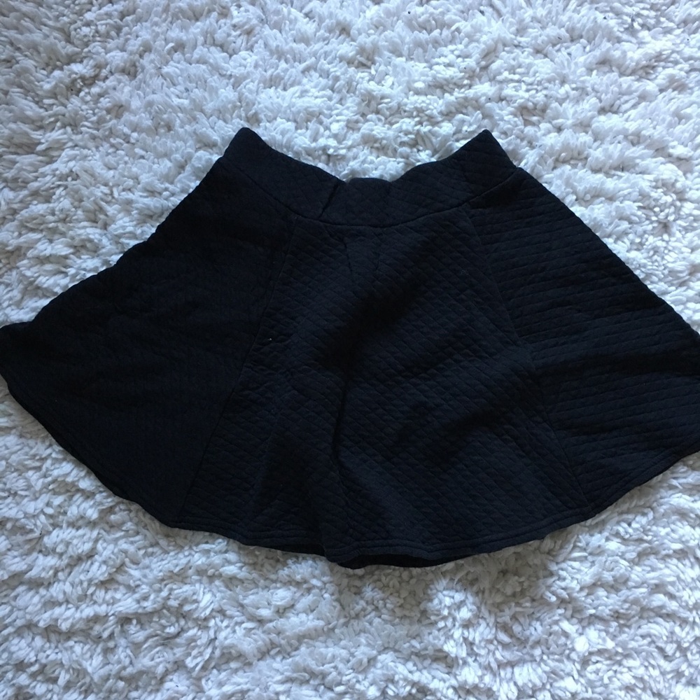 Small H&M divided line black cotton skirt